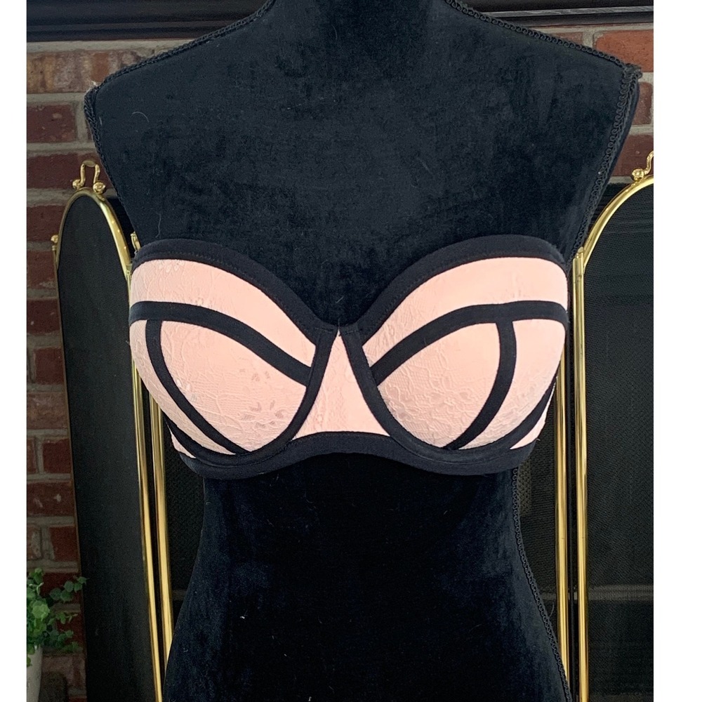 Torrid Bombshell Everyday Strapless PushUp Bra‎ Pink Lace Overlay Black Trim 38C